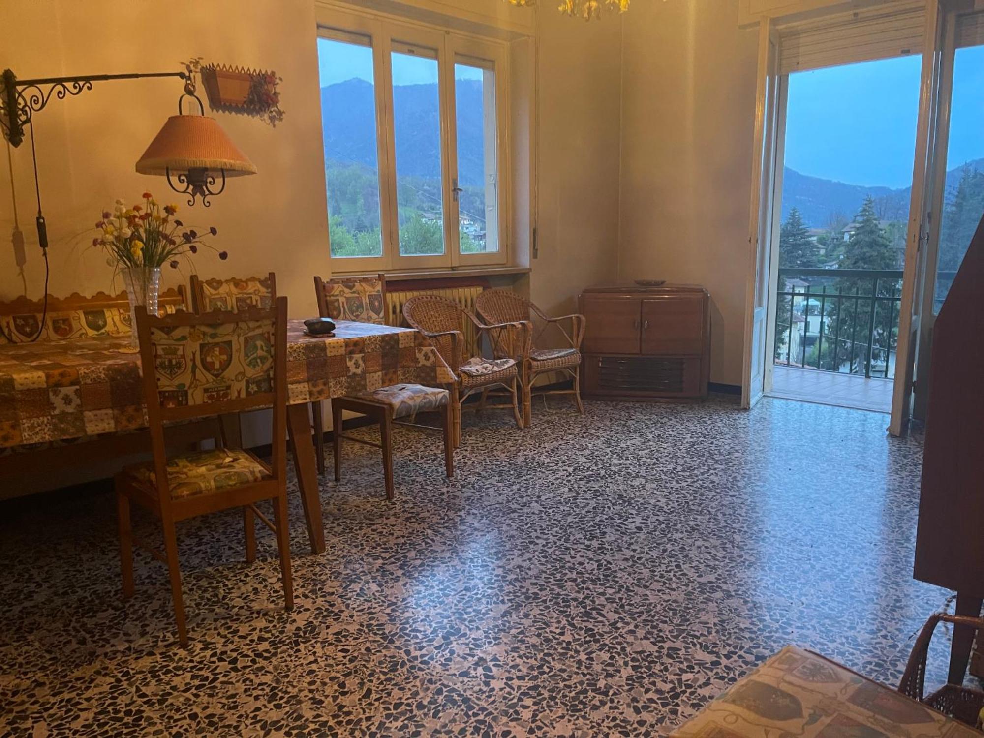 Laghi Di Como Appartamento Di Licinia E Mario Asso Dış mekan fotoğraf